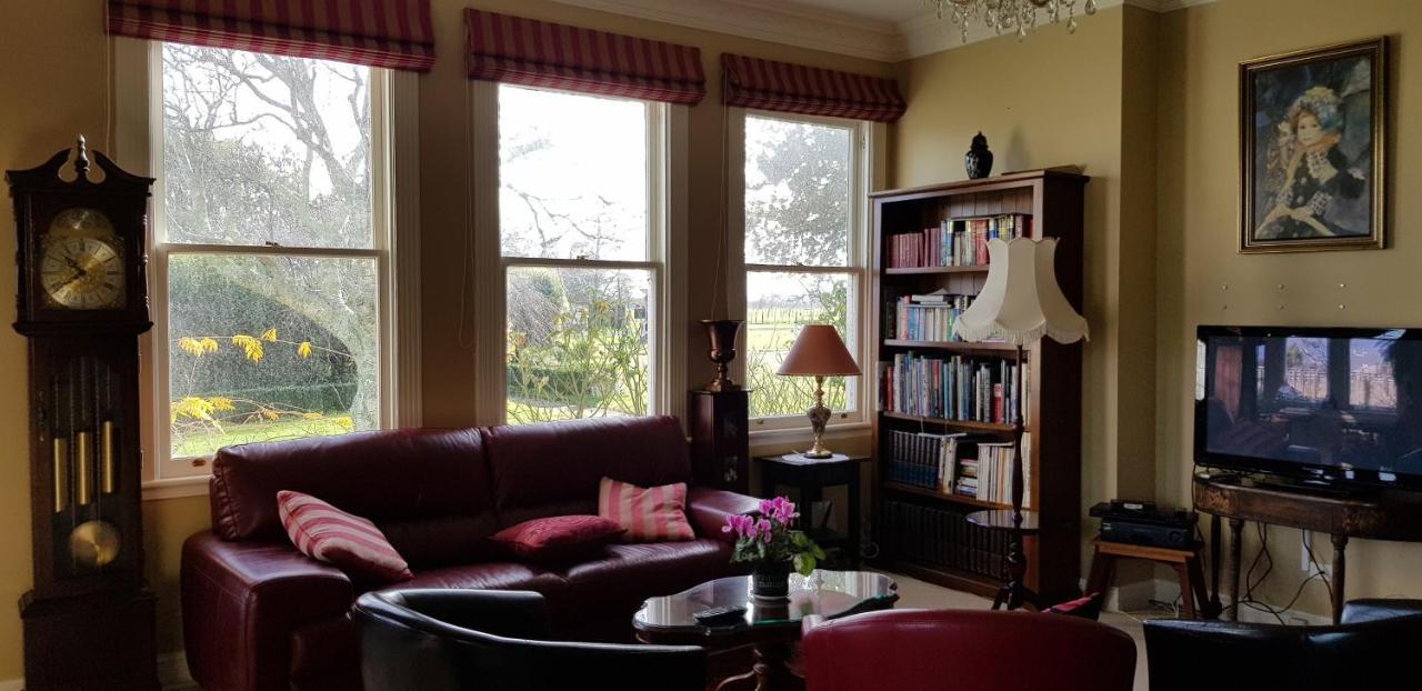 Estancia Farm Stay Masterton Bagian luar foto
